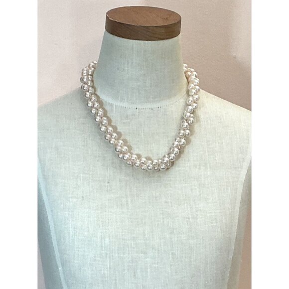 Vintage Double Strand Faux Pearl Necklace With Twisted Design and Silver Tone Cl - Picture 6 of 6
